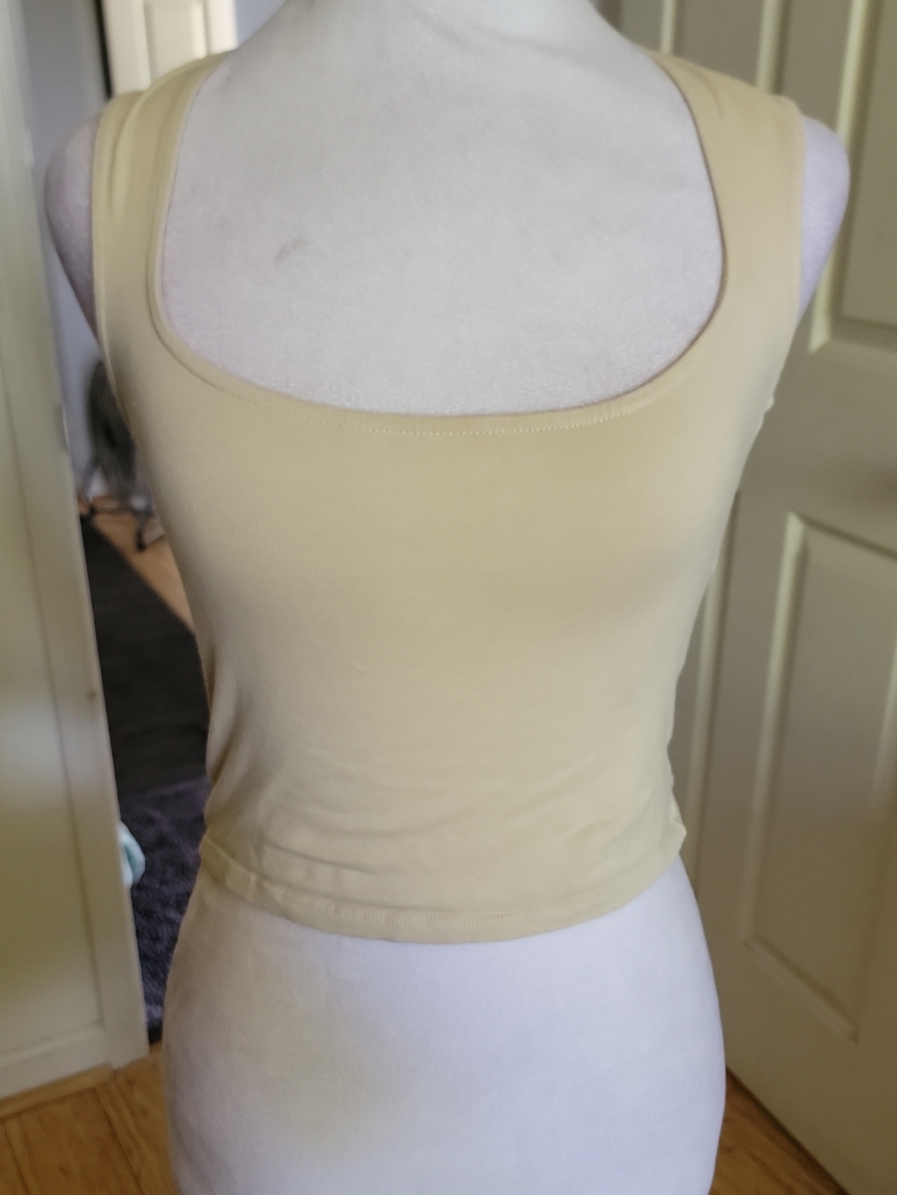 Motel Xs Sleeveless Square-Neck Crop Tank Top - Cream